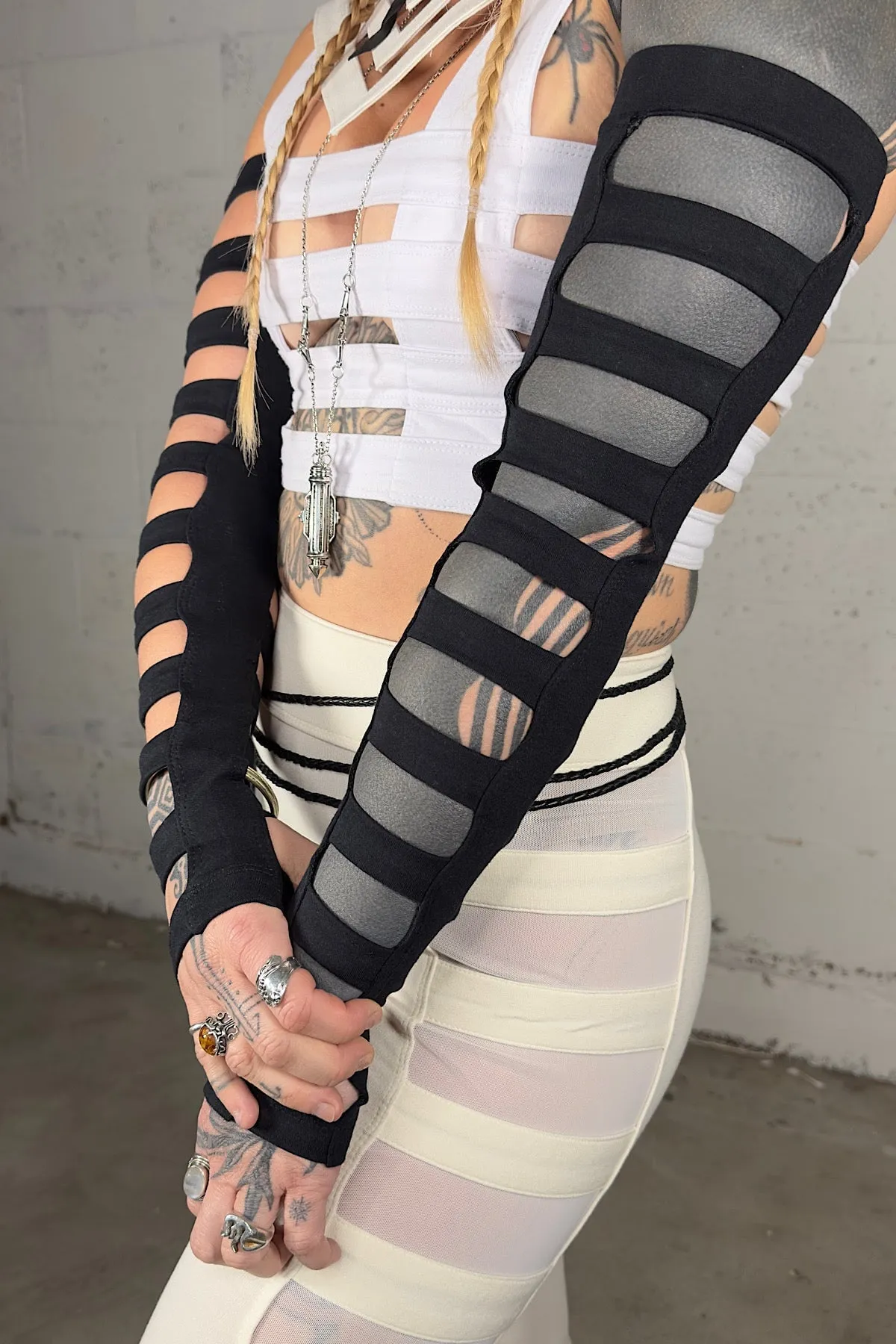 Five and Diamond Cage Arms - cotton
