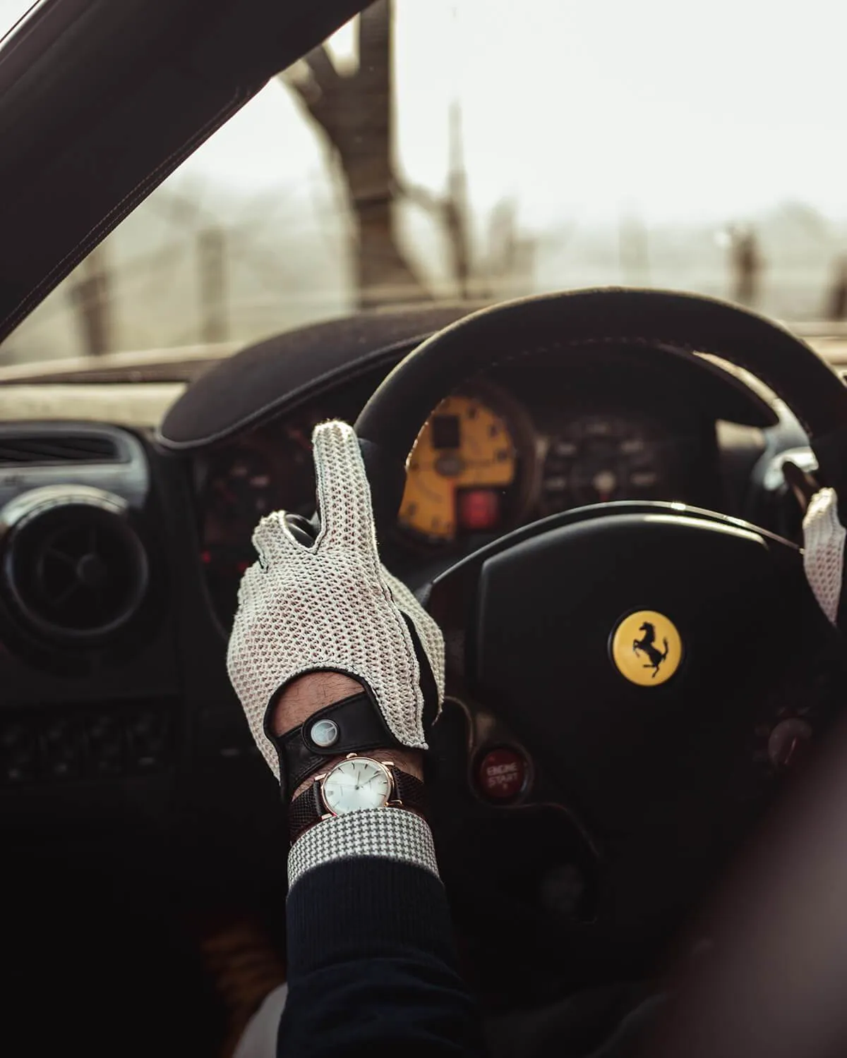 HERITAGE - Stringback Driving Gloves - Black
