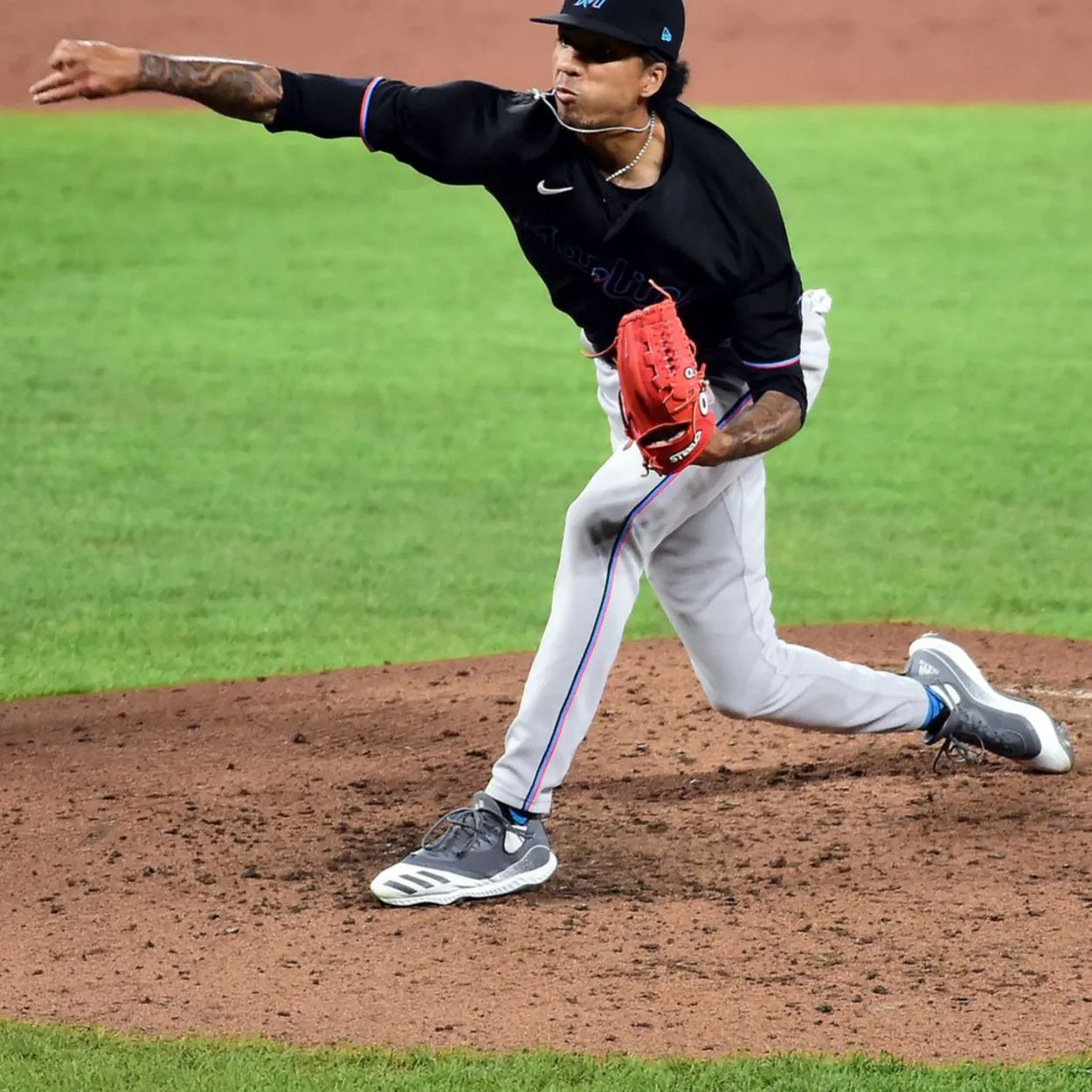 Red 'Hype 1' PRO HYDE™ Series Pitcher's Glove - 11.50 Inch RHT